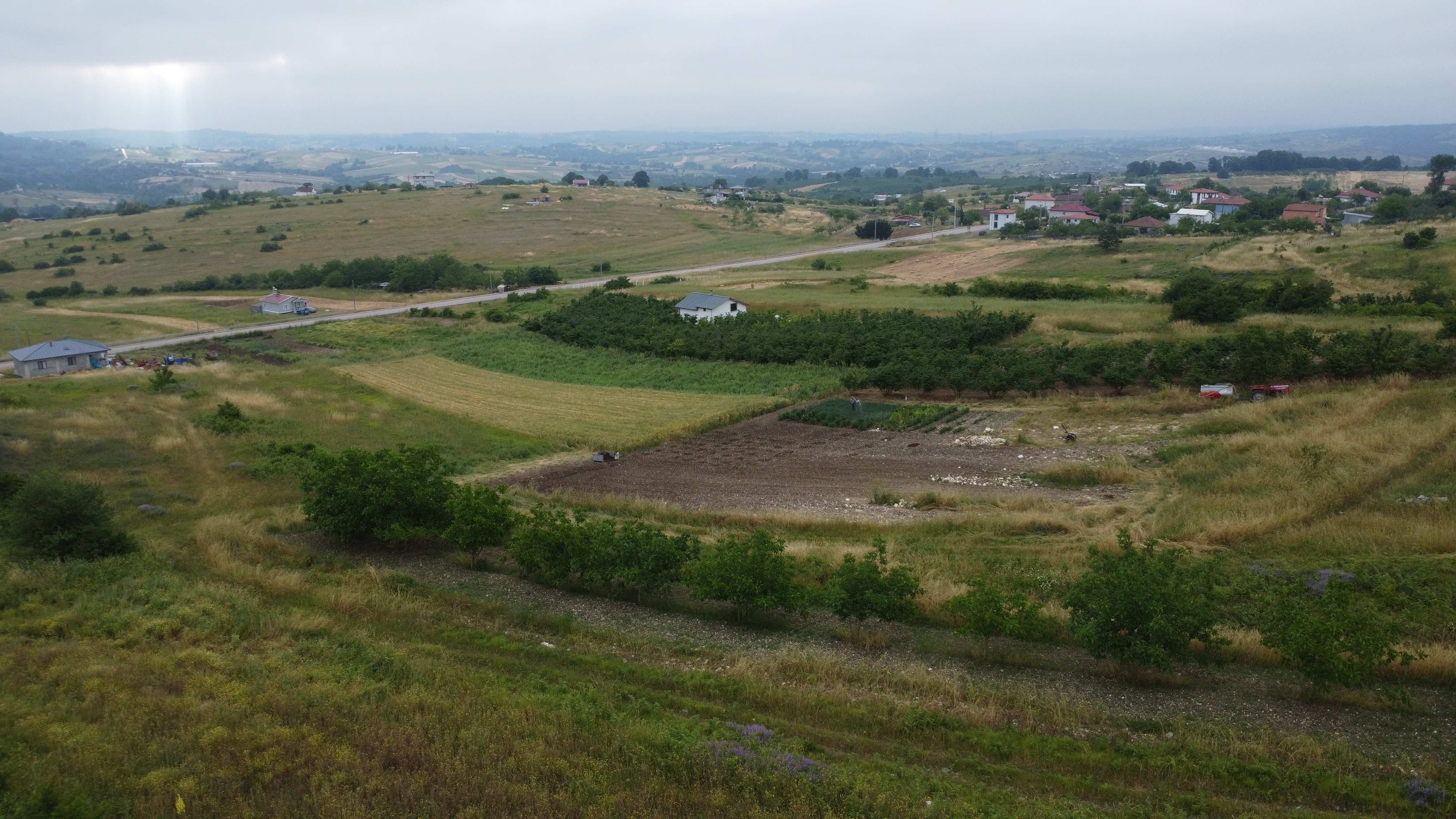 Kocaeli Kandıra Ağaçağıl'da Satılık Asfalta Bir Parsel Tarla