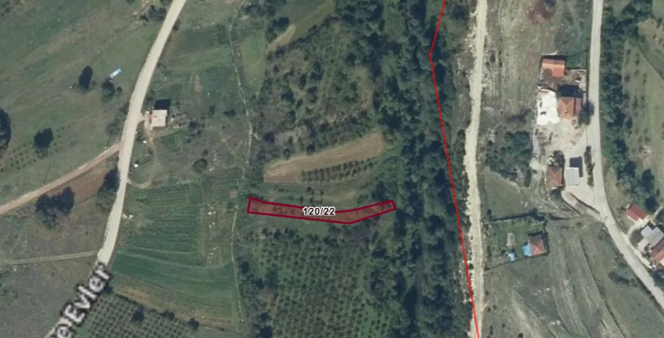Kocaeli Kandıra Deliveli'de Satılık Dere Kenarında Tarla